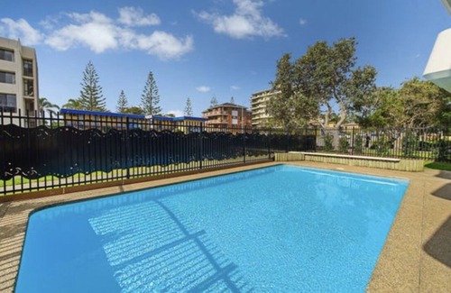 Port Macquarie Apartment | Unwind at Hastings Haven. Modern & centrally located apartment with water views
