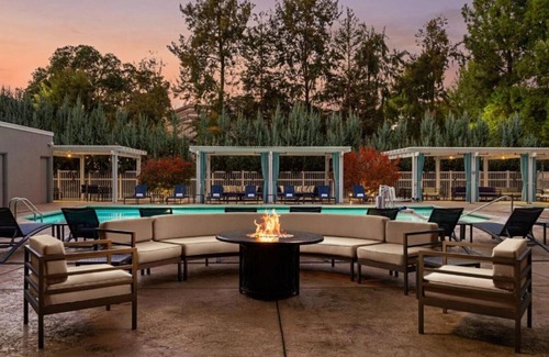 Pleasanton House | Unwind at our hotel in Dublin Pleasanton, CA
