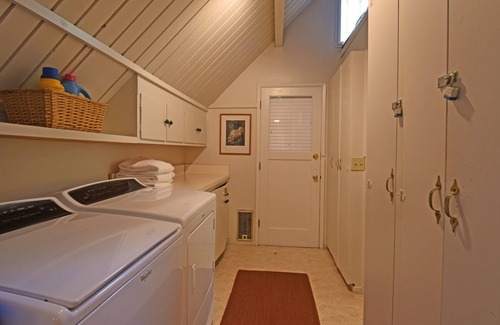 Tahoma House | Unwind at Woodland Chalet | Large Deck w/BBQ | Only 2 mi from Beach Access