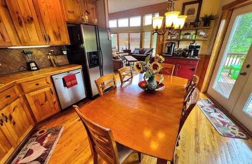 Sparta Cabin | Unwind, Explore, Repeat - This Fall @ Piney Creek Retreat