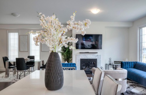 Bradford House | Unwind Here in a Stylish and Cozy Space