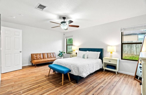 San Antonio House | Unwind in Style and Comfort