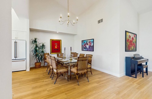 Palm Desert House | Unwind in style at this cute condo in Palm Desert ft.a sunny patio and pool.