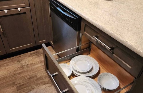 Saskatoon House | Unwind in Style, Book Your Dream Stay in Saskatoon