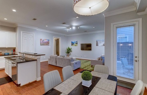 Lazybrook/Timbergrove House | Unwind in this cozy central home