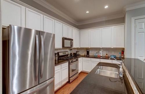 Lazybrook/Timbergrove House | Unwind in this cozy central home