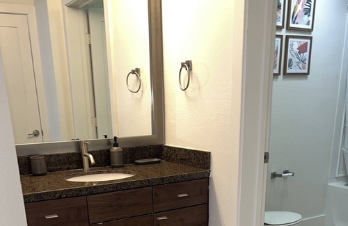 Marina Peninsula Apartment | Unwind in this serene apartment in Marina Del Rey