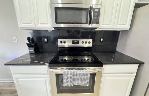 Arlington House | Unwind in Tranquility Lake POOL Jet Steam shower High speed Internet