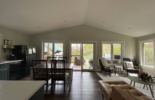 Buckhorn House | Unwind & Play: Hot Tub & Game Room Cottage,Steps from Charming town of Buckhorn!