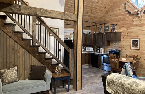 French Creek Cabin | Unwind @The Deerling, Big Run Respite, LLC