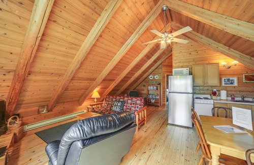 Wetmore Bed & Breakfast | UP Badger Lodge BnB-Loft Family