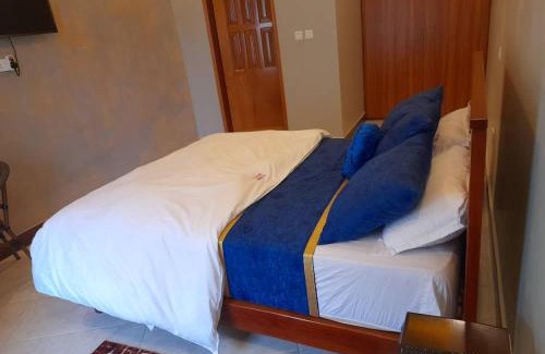 Bugangaizi Hotel | UP BEAT HOLIDAY HOTEL-Kakumiro