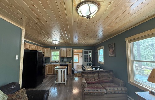 Lake Arrowhead Cabin | Up North Getaway: Cozy Lake Arrowhead Cabin with Hot Tub & Prime Location!