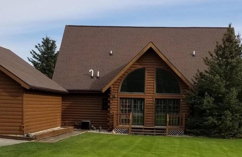 Gladwin House | Up North Log Home for family Fun and Memories