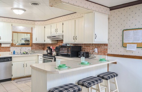 Rumely House | UP Sunrise Cottages #1 - Family Friendly Resort