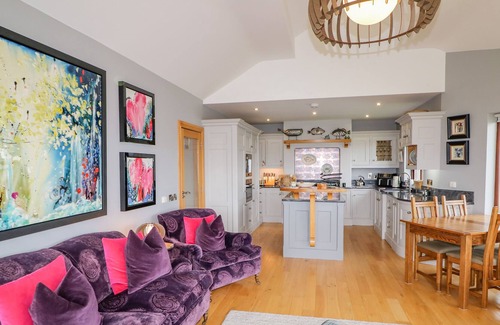 Downings Cabin | UP THE HILL, family friendly, character holiday cottage in Downings