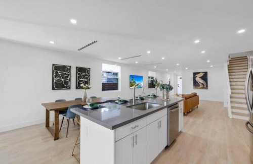 Allapattah Villa | Up to 12 guest Modern Villa near Wynwood! 27