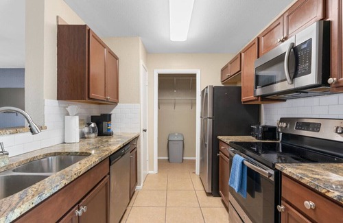 McNeil House | Up to 16 People - Lux Retreat