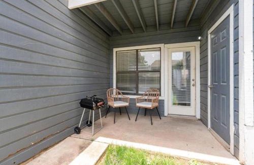 McNeil House | Up to 16 People - Lux Retreat