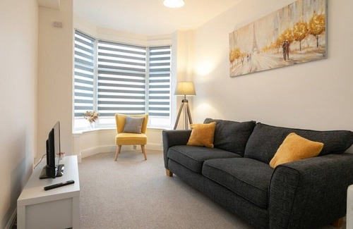 Lincoln Apartment | Up to 20% off monthly bookings