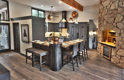 Deer Valley House | Up to 25% Off! Big Home in Lower DV w/Hot Tub, Pool Table, DV Skier Shuttle