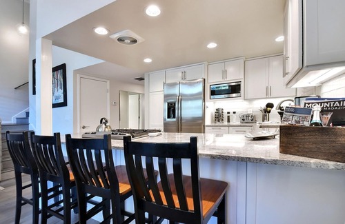 North Park City House | Up to 25% Off! Renovated w/Hot Tub & SUPER close to PCM, grocery, Main St!