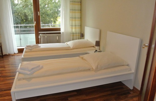 Ruit auf den Fildern Hostel | Up to 40 apartments only 10 minutes from Stuttgart Airport & Trade Fair Center