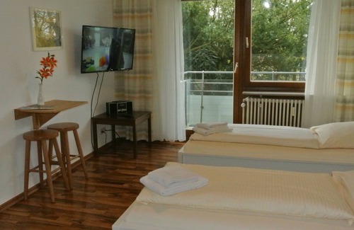 Ruit auf den Fildern Hostel | Up to 40 apartments only 10 minutes from Stuttgart Airport & Trade Fair Center