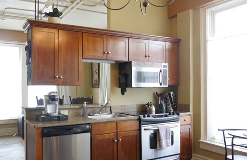 Downtown Springfield Apartment | Upbeat 2 Bedroom Loft in the Heart of Downtown!