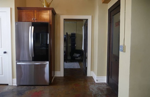 Downtown Springfield Apartment | Upbeat 2 Bedroom Loft in the Heart of Downtown!