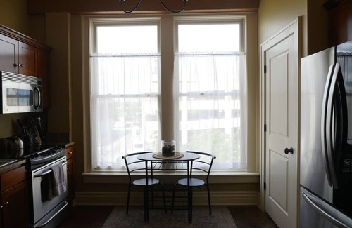 Downtown Springfield Apartment | Upbeat 2 Bedroom Loft in the Heart of Downtown!