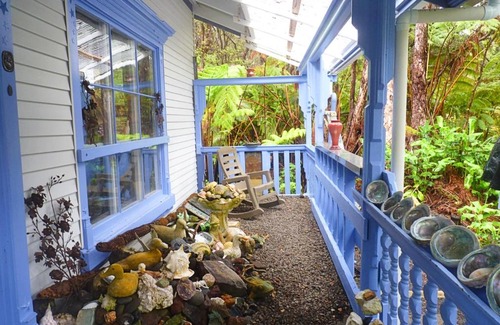 Volcano House | Upcountry Volcano Mountain Cottage