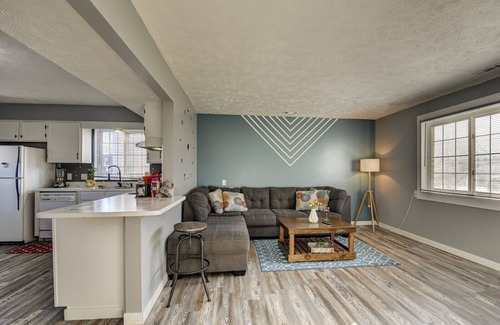 Pottawattamie County Apartment | Updated 1 Bedroom Apartment A Stone's Throw From Downtown Omaha