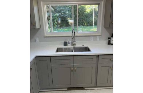 Livonia House | Updated 2 Bed Ranch style Home in Livonia