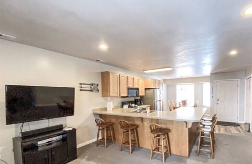 Harbor Village Condo | Updated 2-bedroom Condo-14-Plex # 218 with views!