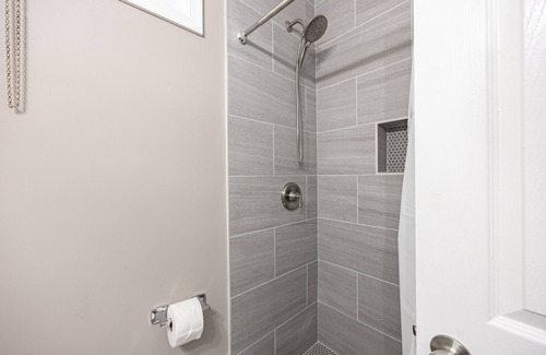 Anacostia Apartment | Updated 2BR Apartment in DC near transportation