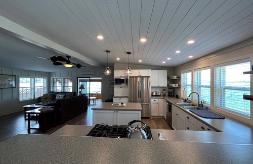 Onekama House | Updated 3 bedroom; 2 bath home on Portage Lake! Sleeps 10!