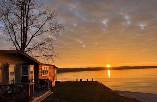 Onekama House | Updated 3 bedroom; 2 bath home on Portage Lake! Sleeps 10!