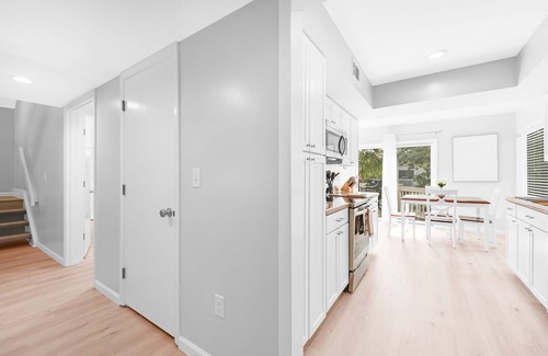 Spinnaker Beachhouses House | Updated 3BR/2BA Spinnaker! Close to Beaches! Pet Friendly! Amenity Cards!