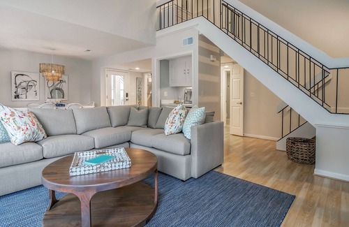 Spinnaker Beachhouses House | Updated, 3BR End Unit Spinnaker w/Beach Boardwalk Access Across Street! Amenity Cards!