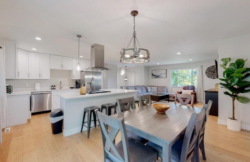 Castlewood House | Updated 4 Bedroom Centennial Home with Air Hockey