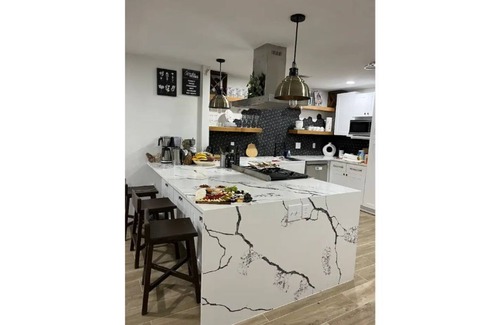 Laguna Park House | Updated 4 bedroom home. Just steps to lake Whitney