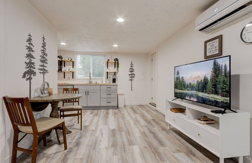 Starcrest Apartment | Updated and bright guest suite.