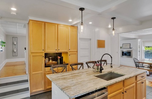 Plymouth House | Updated Antique in Historic Downtown Plymouth