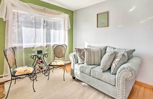 Bellwood Apartment | Updated Apartment ~ 13 Mi to Downtown Chicago