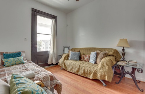 East Orange Apartment | Updated Apartment: Near New York City!