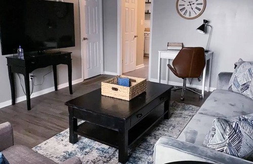 Westover House | Updated Apartment 2 mins from Fort Bragg