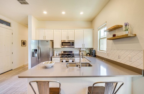 Chandler Apartment | Updated Apt: 6 Mi to Dtwn Chandler!