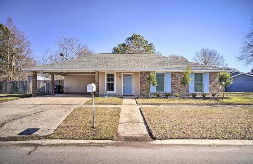 South Baton Rouge House | Updated Baton Rouge Home with Grill about 10 Mi to Dtwn!