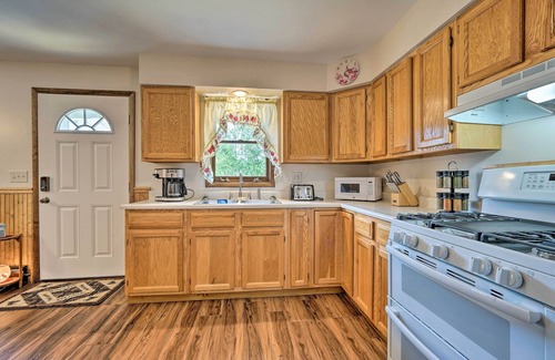 Bolton Landing House | Updated Bolton Home w/Fire Pit!